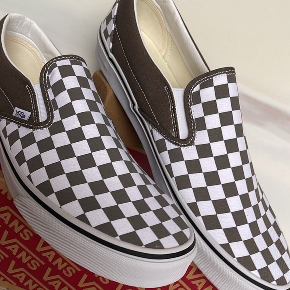 Vans Men’s Classic Slip-On Color Theory Checkerboard
VN000BV29JC
Sneakers - Picture 10 of 16